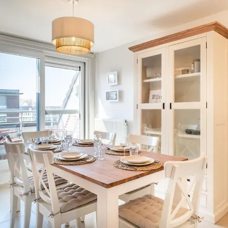 Coastal Retreat With Balcony