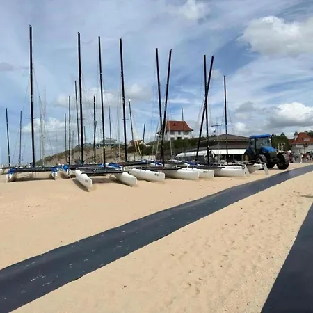 Appartement Coastal Retreat With Balcony