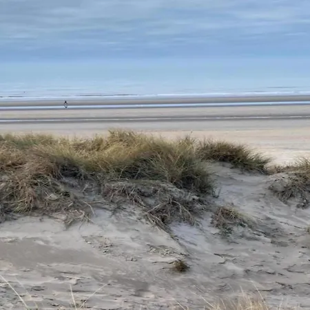 Coastal Retreat With Balcony