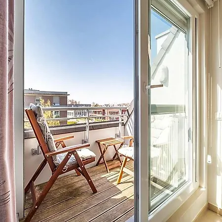 Apartamento Coastal Retreat With Balcony