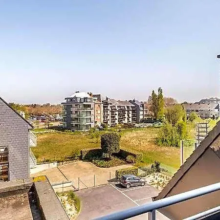 Coastal Retreat With Balcony