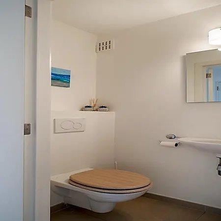 Coastal Retreat With Balcony Koksijde