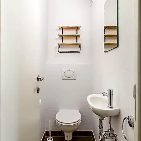 Coastal Retreat With Balcony Apartamento