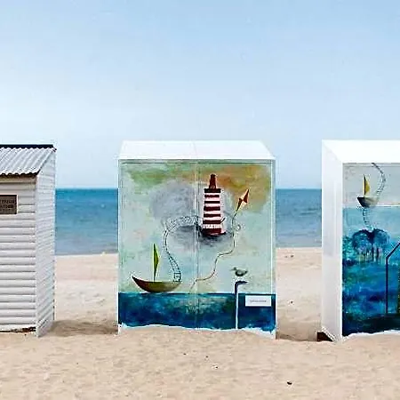 Coastal Retreat With Balcony Apartamento *