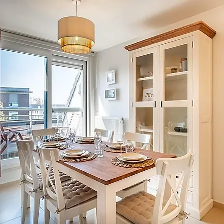 Apartamento Coastal Retreat With Balcony